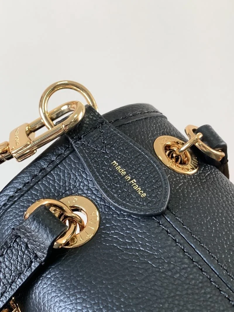 Stretchable Louis Vuitton Bucket Bags 43017