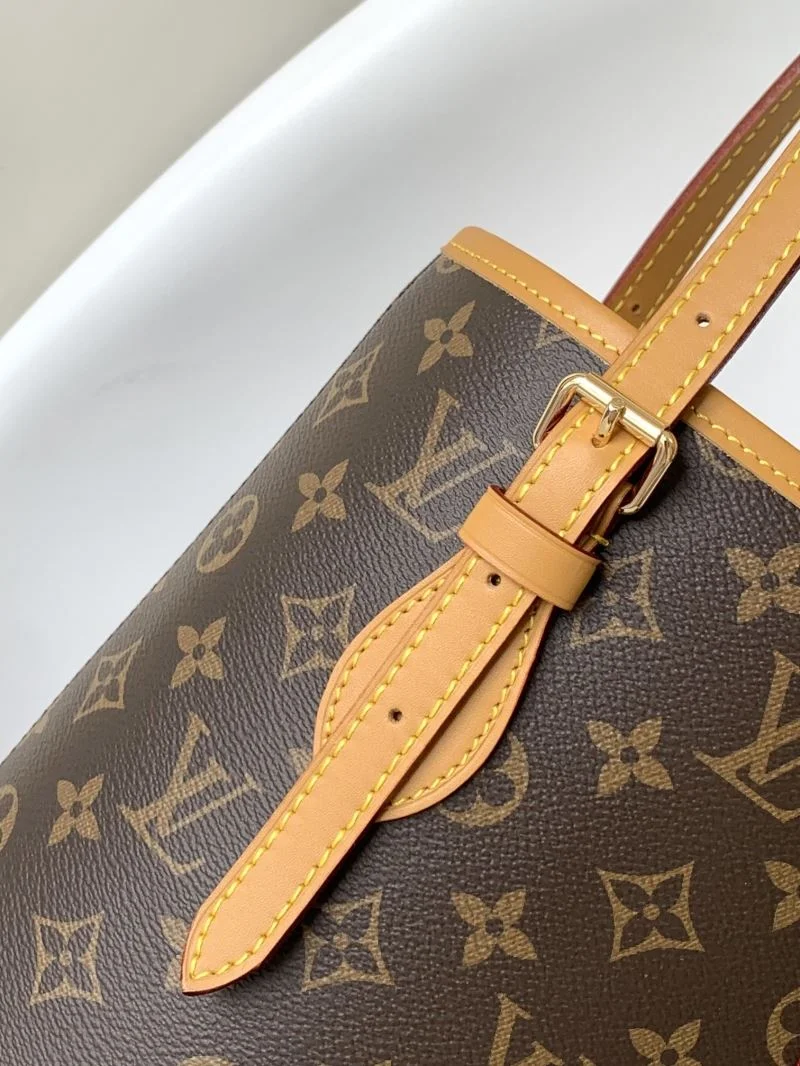 Louis Vuitton Bucket Bags Sleek 43009