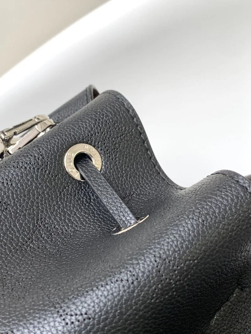 Resilient Louis Vuitton Bucket Bags 43032