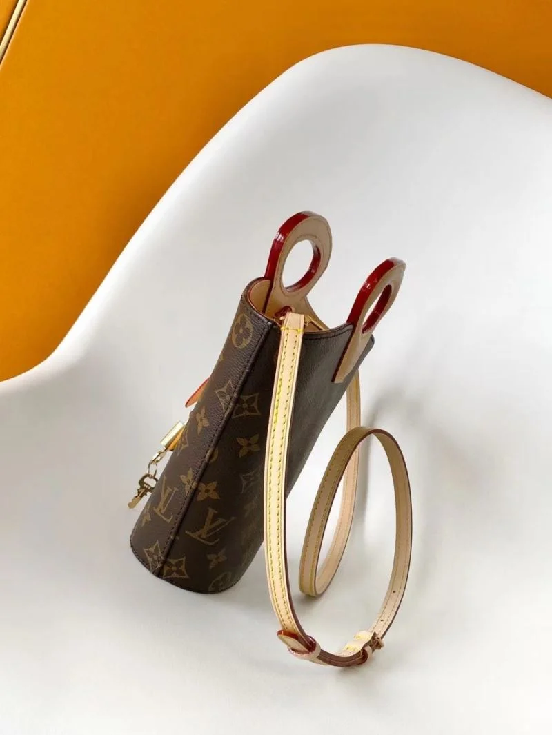 Louis Vuitton Bucket Bags Minimalist 42987