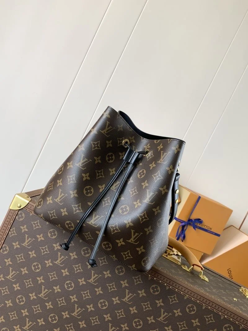 Effortless Louis Vuitton Bucket Bags 43058