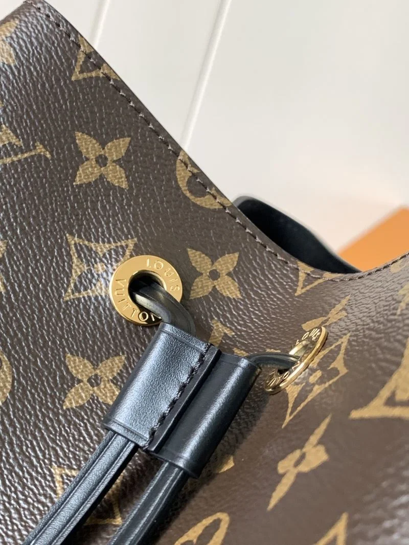 Effortless Louis Vuitton Bucket Bags 43058