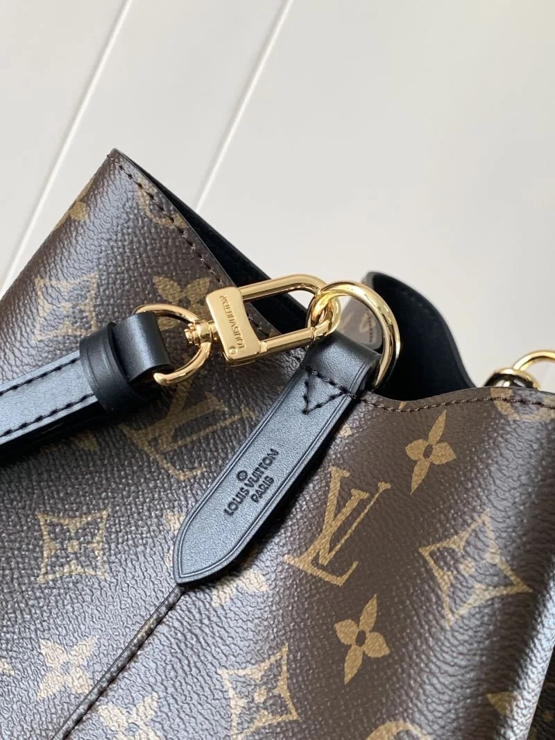 Effortless Louis Vuitton Bucket Bags 43058
