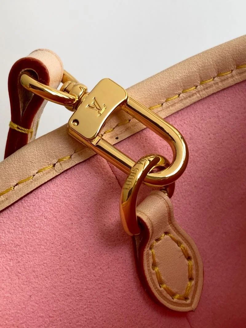 Bold Louis Vuitton Bucket Bags 42973