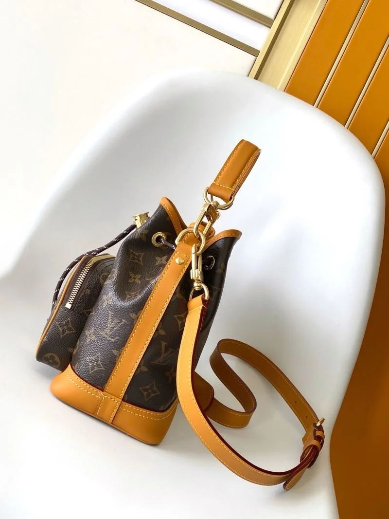 Effortless Louis Vuitton Bucket Bags 42981