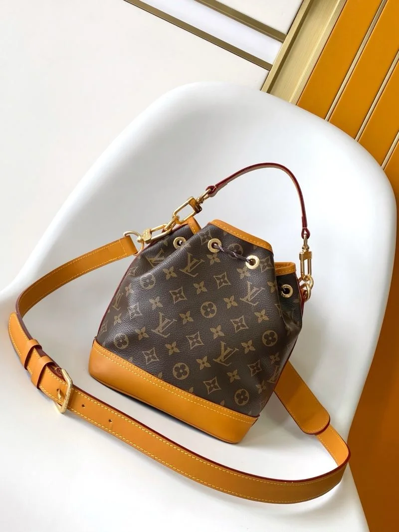 Effortless Louis Vuitton Bucket Bags 42981