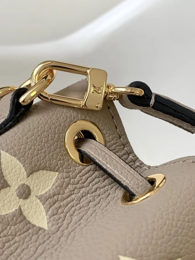 Affordable Louis Vuitton Bucket Bags 42017