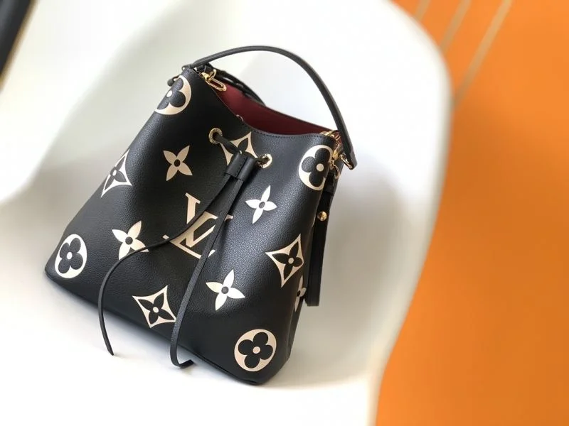 Supportive Louis Vuitton Bucket Bags 41970