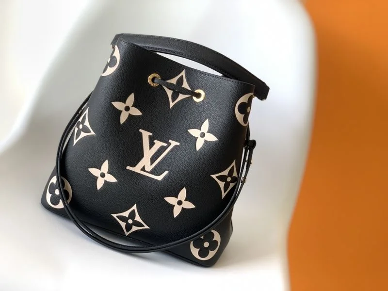 Supportive Louis Vuitton Bucket Bags 41970
