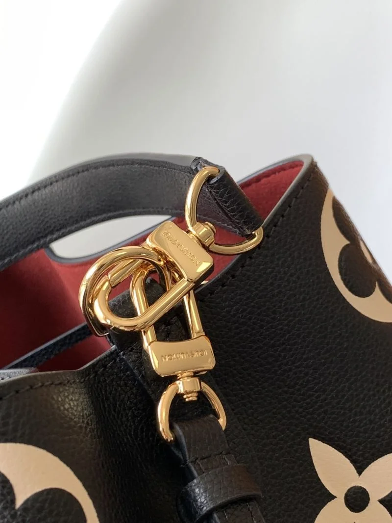 Supportive Louis Vuitton Bucket Bags 41970