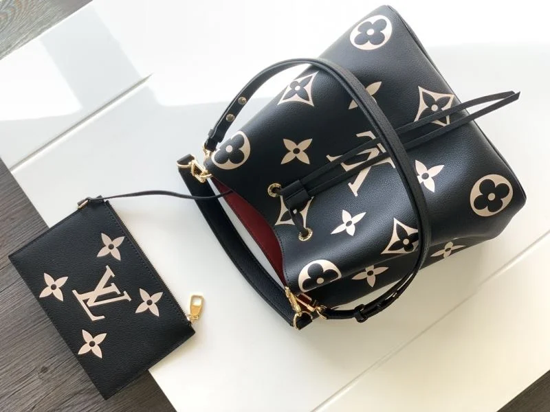 Supportive Louis Vuitton Bucket Bags 41970