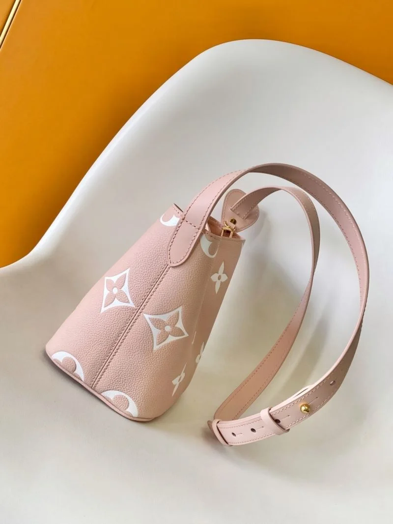 RelaxedFit Louis Vuitton Bucket Bags 42020
