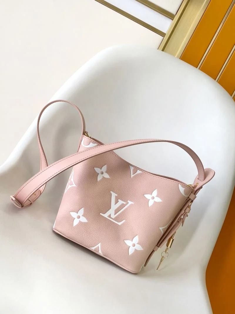 RelaxedFit Louis Vuitton Bucket Bags 42020