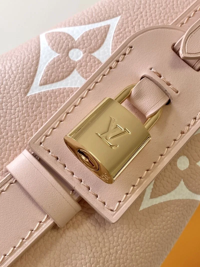 RelaxedFit Louis Vuitton Bucket Bags 42020