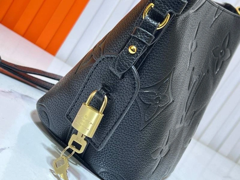 Breathable Louis Vuitton Bucket Bags 80263