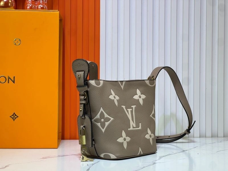 Louis Vuitton Bucket Bags Functional 80278