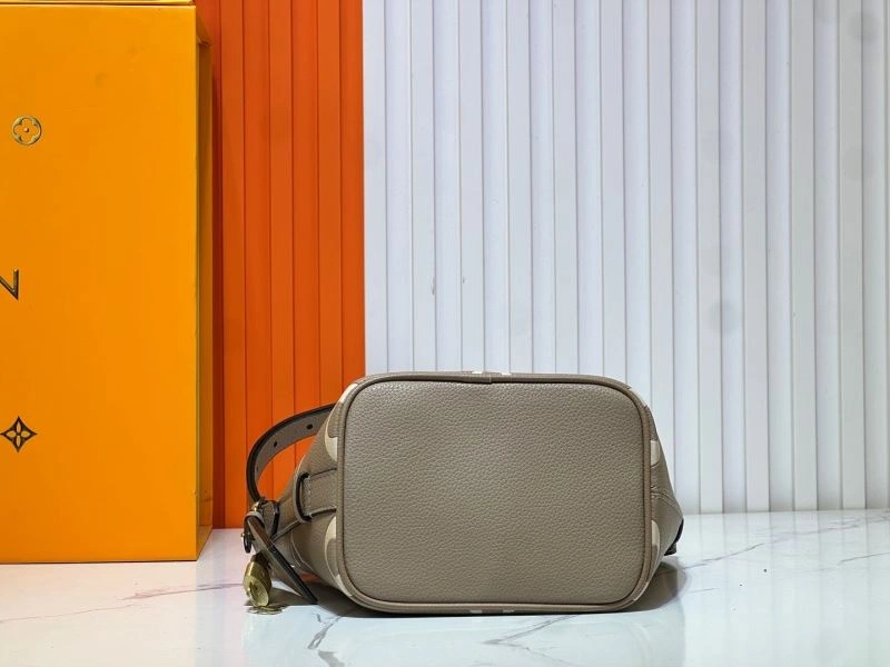 Louis Vuitton Bucket Bags Functional 80278
