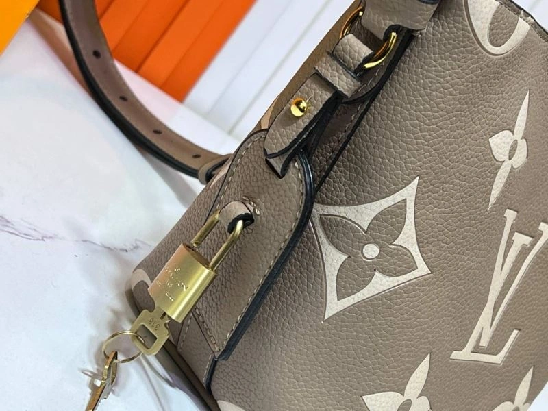 Louis Vuitton Bucket Bags Functional 80278