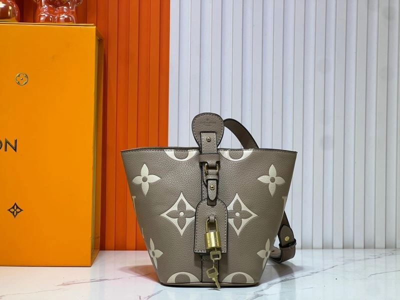 Louis Vuitton Bucket Bags Functional 80278