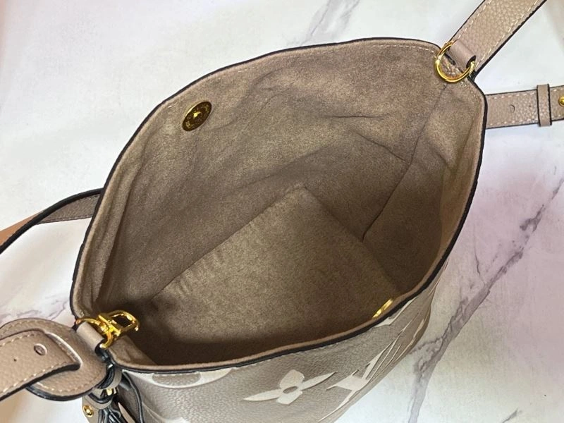 Louis Vuitton Bucket Bags Functional 80278