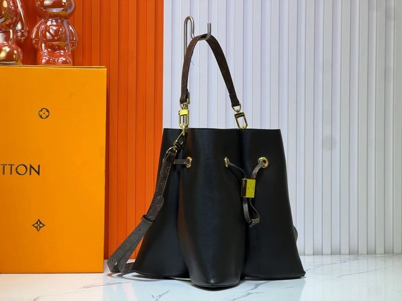 Louis Vuitton Bucket Bags Sporty 80261