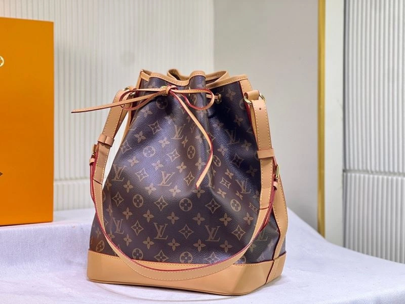Louis Vuitton Bucket Bags Classic 80260