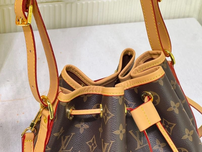Louis Vuitton Bucket Bags EasyMatch 80259