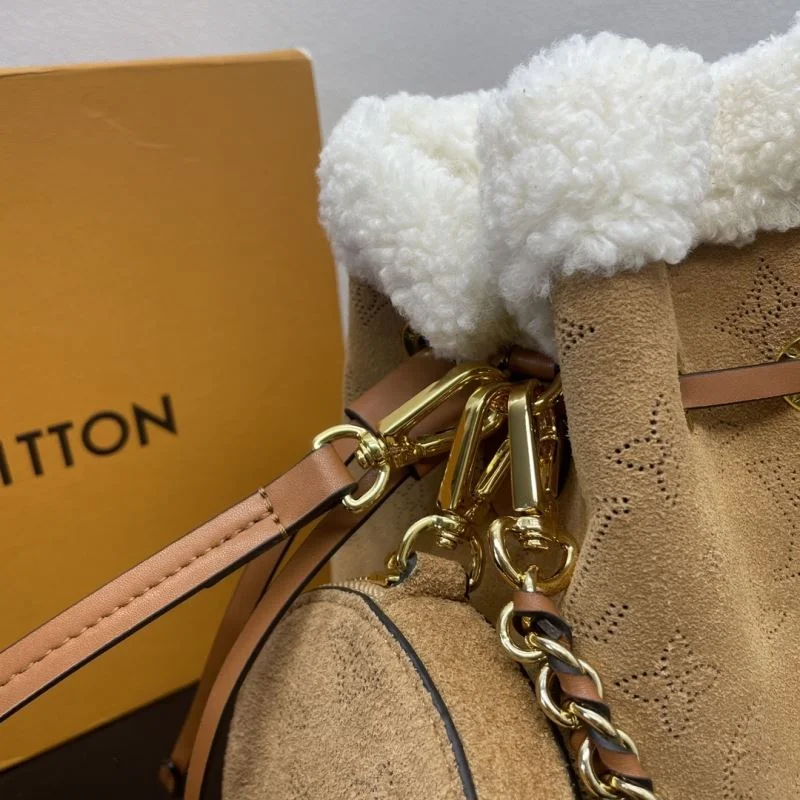 WellDesigned Louis Vuitton Bucket Bags 41806