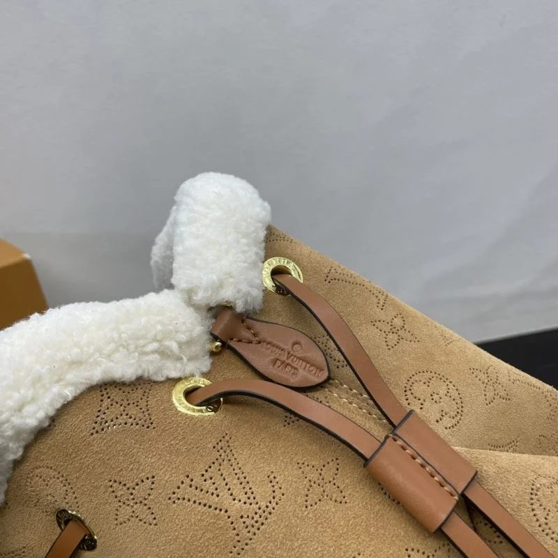 WellDesigned Louis Vuitton Bucket Bags 41806