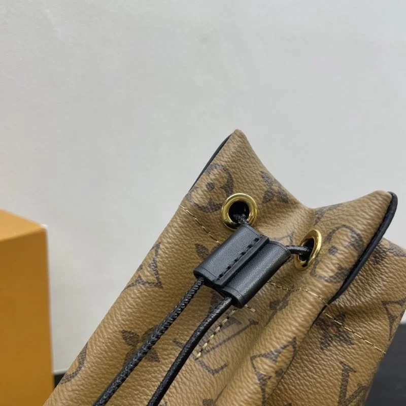 Louis Vuitton Bucket Bags Durable 41803