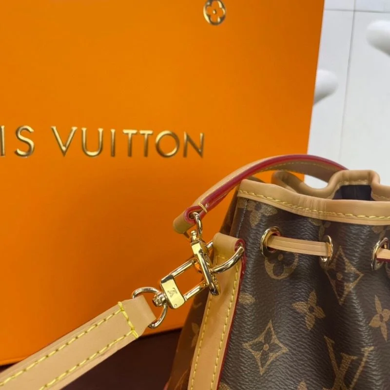 Cozy Louis Vuitton Bucket Bags 41807