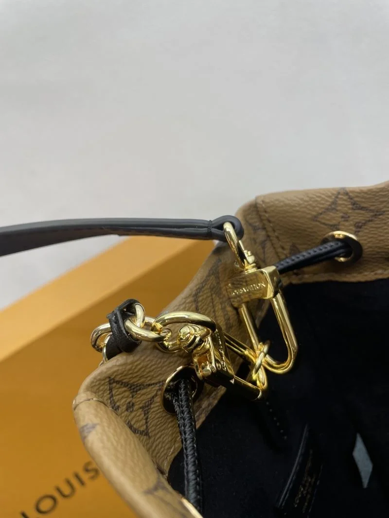 ModernLook Louis Vuitton Bucket Bags 41802