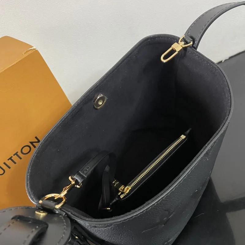 Louis Vuitton Bucket Bags TechFriendly 41646