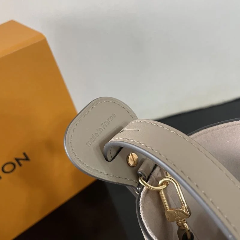 SoftTouch Louis Vuitton Bucket Bags 41636
