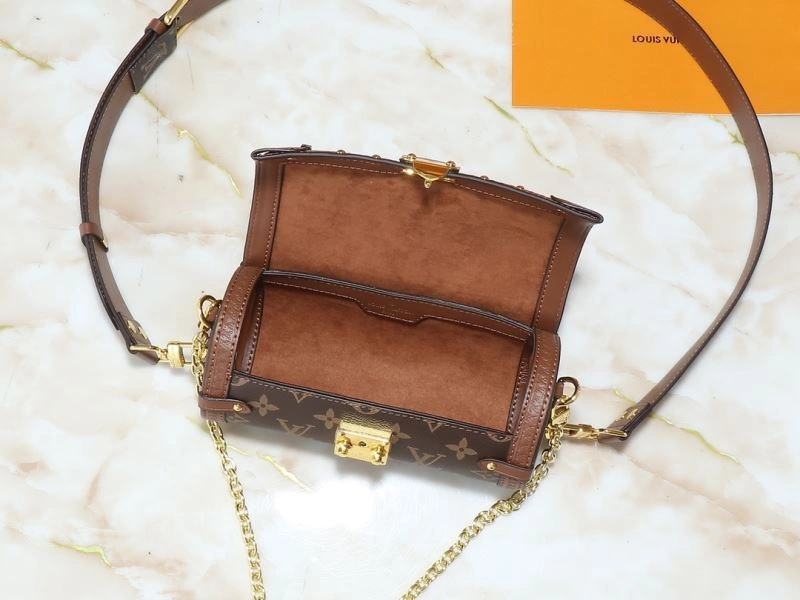 Seasonal Louis Vuitton Bucket Bags 88679