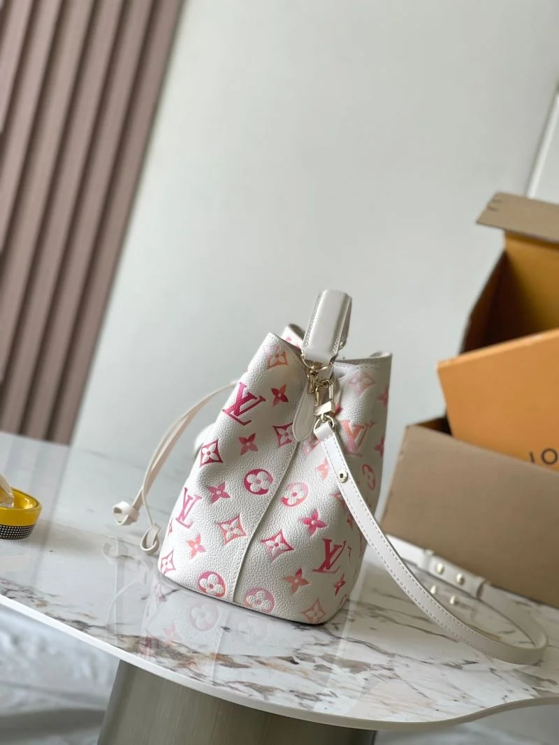 Trendsetting Louis Vuitton Bucket Bags 41417