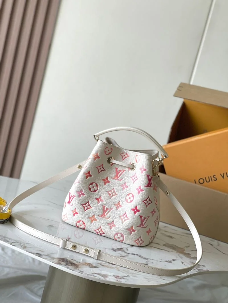 Trendsetting Louis Vuitton Bucket Bags 41417