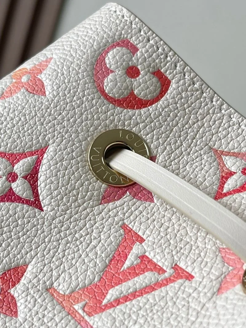 Trendsetting Louis Vuitton Bucket Bags 41417