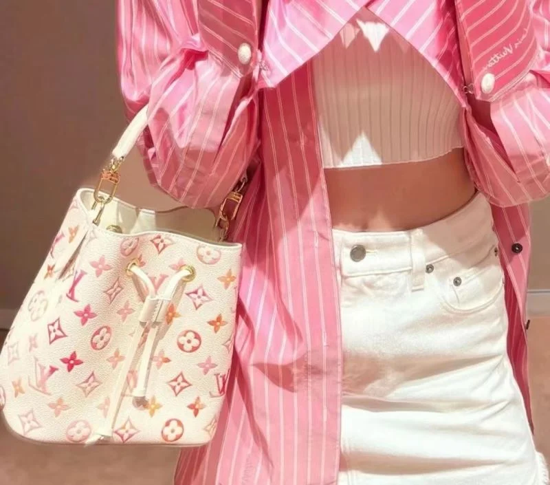 Trendsetting Louis Vuitton Bucket Bags 41417