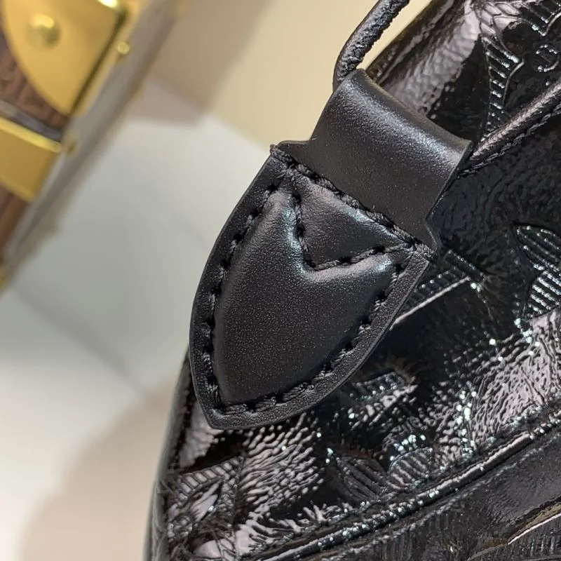Fashionable Louis Vuitton Bucket Bags 41411
