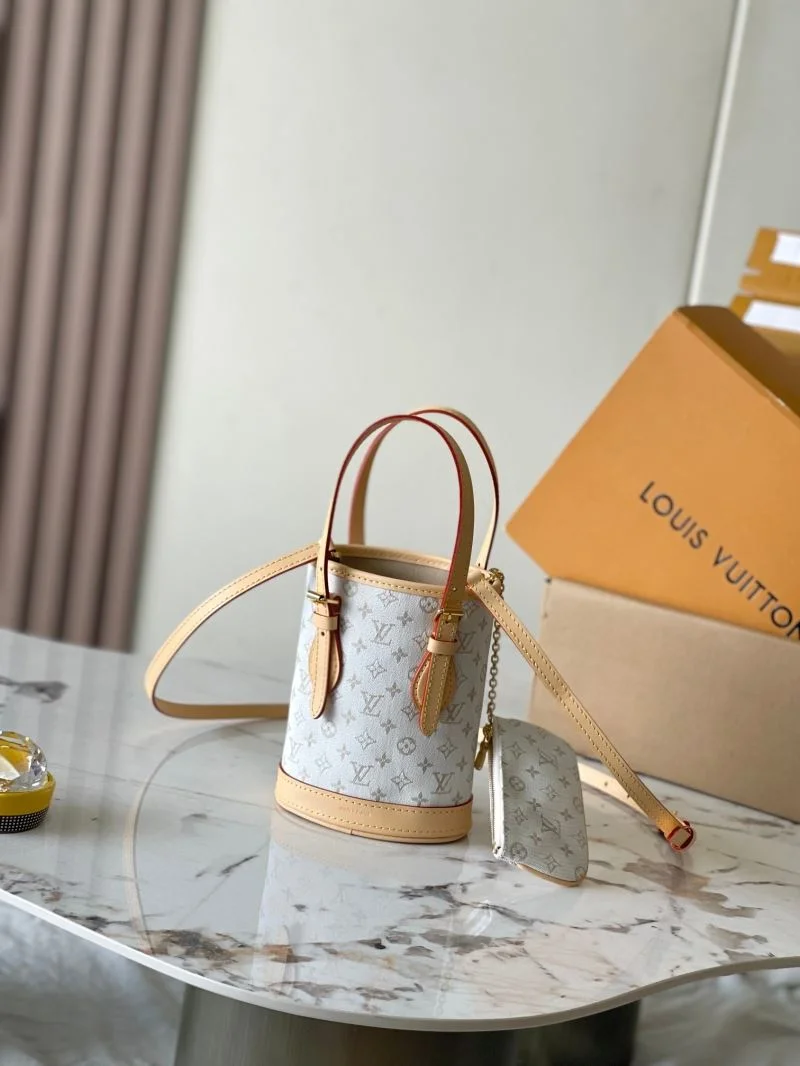 Compact Louis Vuitton Bucket Bags 41415