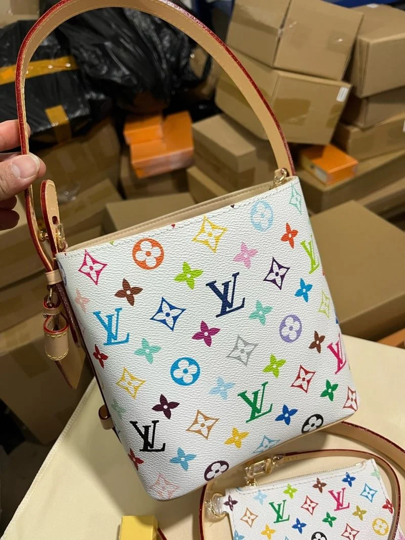 Thermal Louis Vuitton Bucket Bags 41402