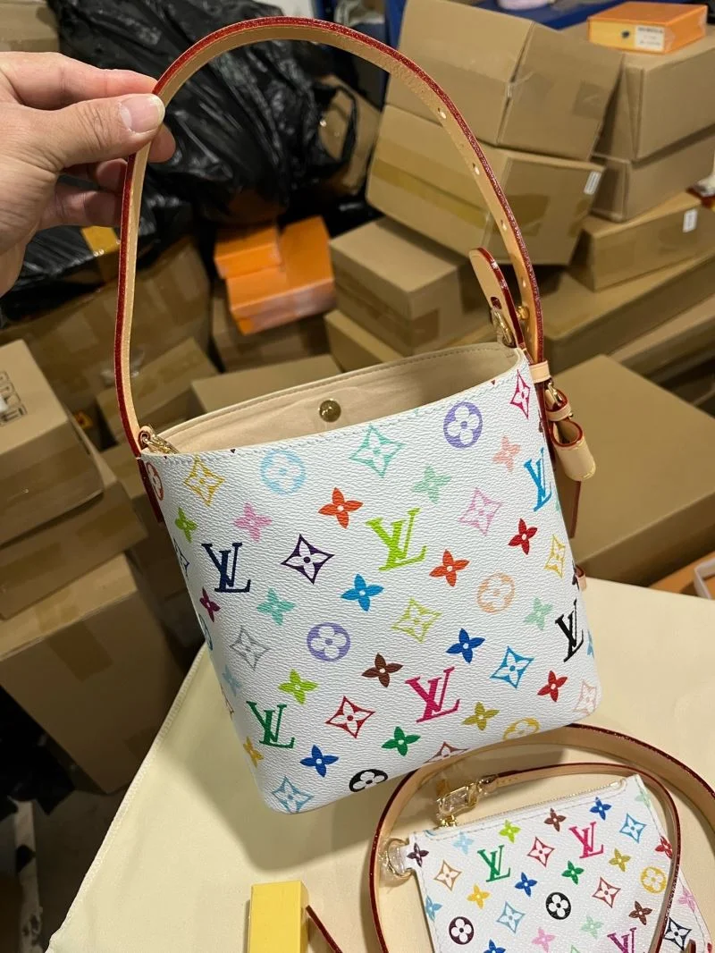 Thermal Louis Vuitton Bucket Bags 41402