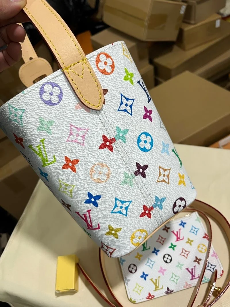 Thermal Louis Vuitton Bucket Bags 41402
