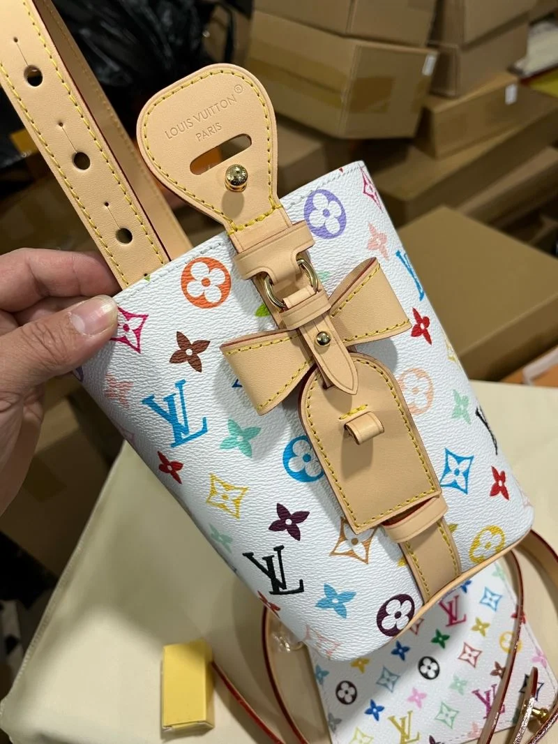 Thermal Louis Vuitton Bucket Bags 41402