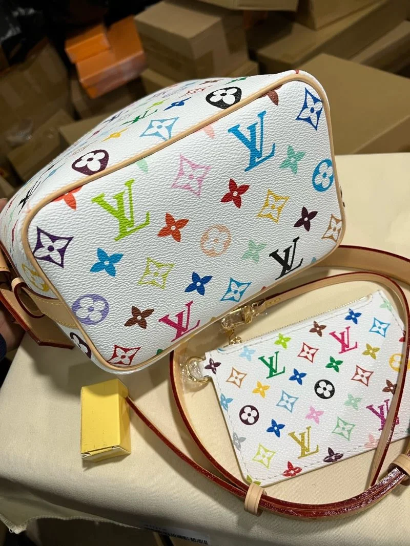 Thermal Louis Vuitton Bucket Bags 41402