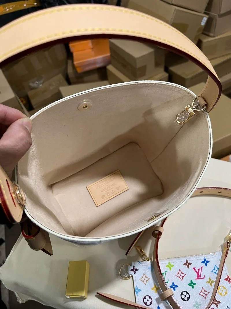 Thermal Louis Vuitton Bucket Bags 41402
