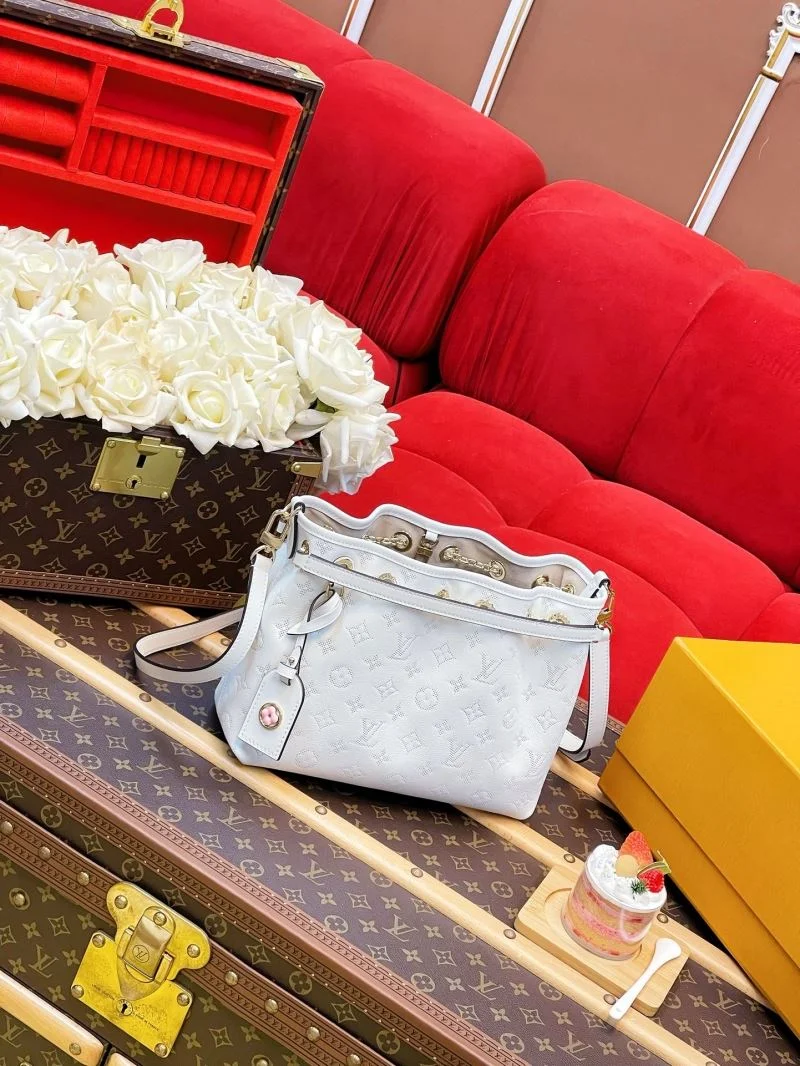FashionForward Louis Vuitton Bucket Bags 40805
