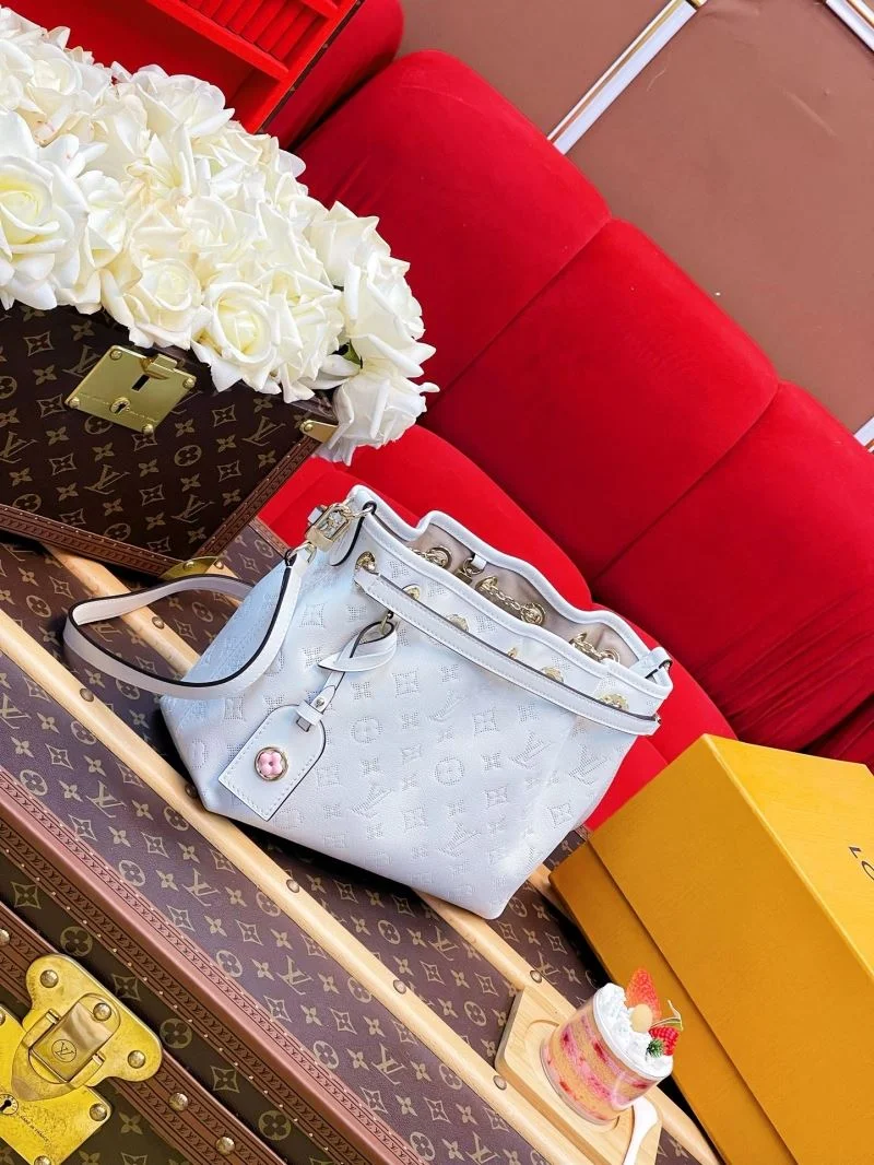 FashionForward Louis Vuitton Bucket Bags 40805