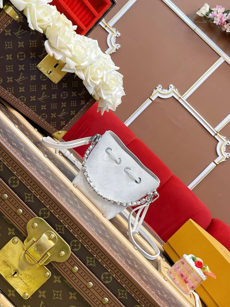 Versatile Louis Vuitton Bucket Bags 40794